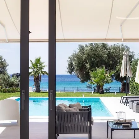 White Paradise * نيا سكيوني