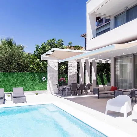 فيلة White Paradise نيا سكيوني