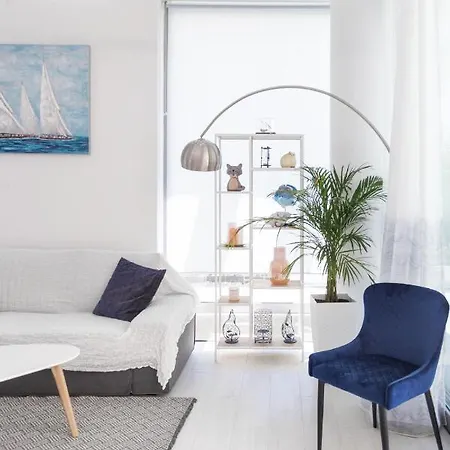 فيلة White Paradise