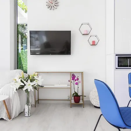 White Paradise فيلة نيا سكيوني