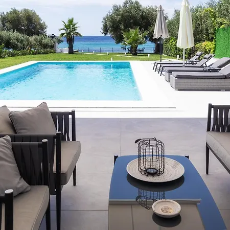 White Paradise نيا سكيوني