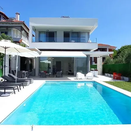 White Paradise فيلة نيا سكيوني