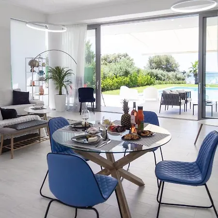 فيلة White Paradise نيا سكيوني