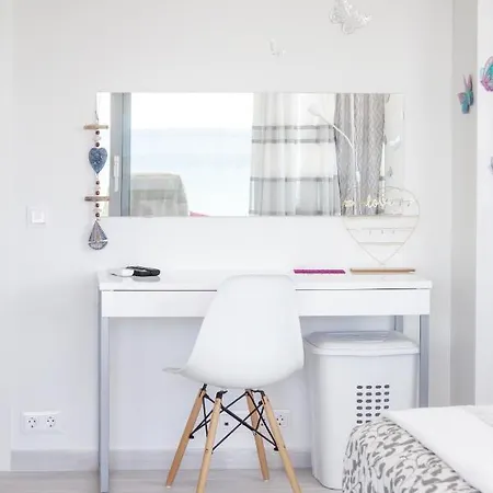 White Paradise * نيا سكيوني