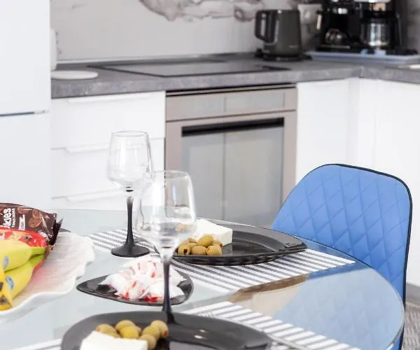 White Paradise * 네아 스키오니