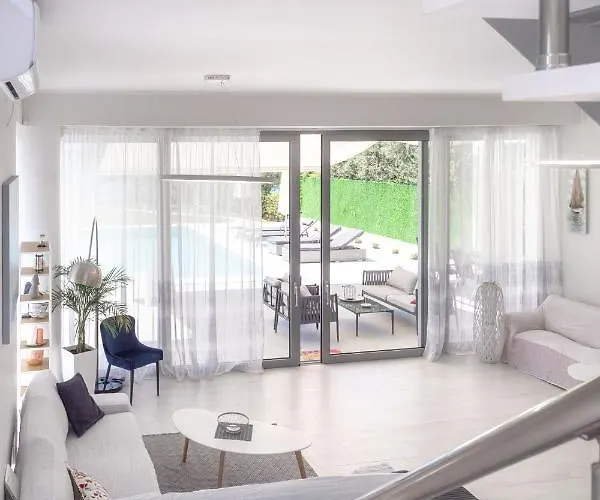 White Paradise 빌라 네아 스키오니