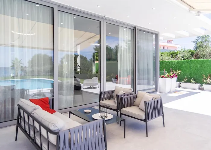 White Paradise 네아 스키오니