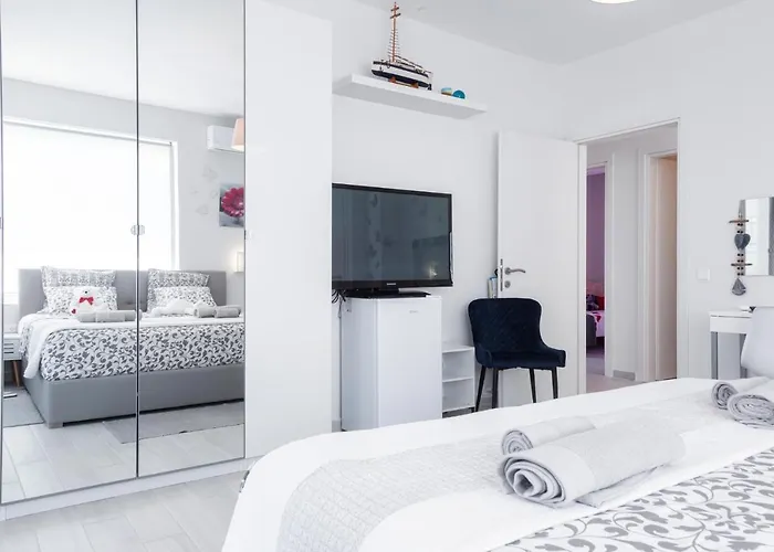 White Paradise 네아 스키오니