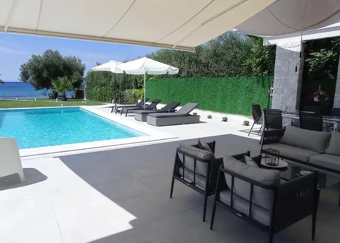 White Paradise * 네아 스키오니