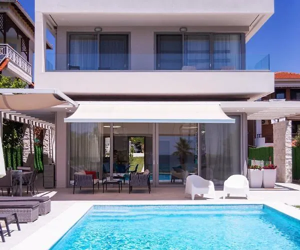 White Paradise 네아 스키오니