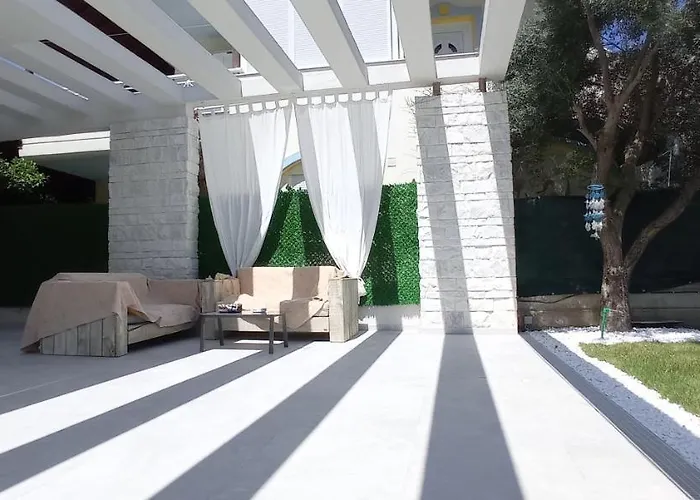 White Paradise 네아 스키오니